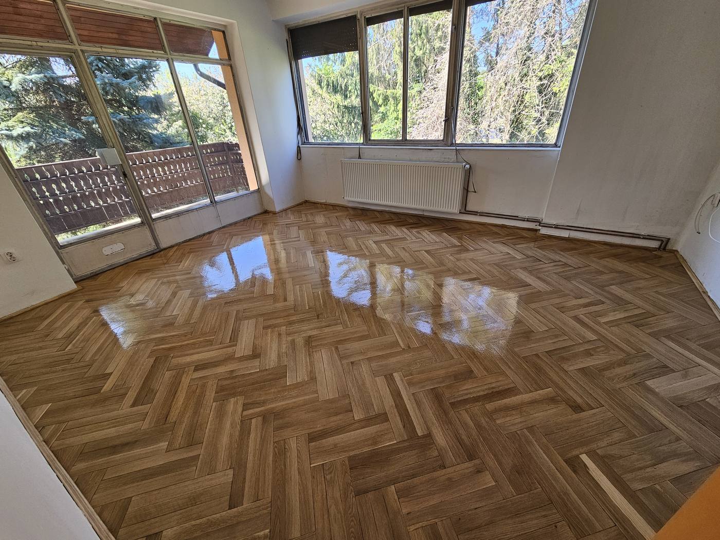 Csiszolt és lakkozott parketta