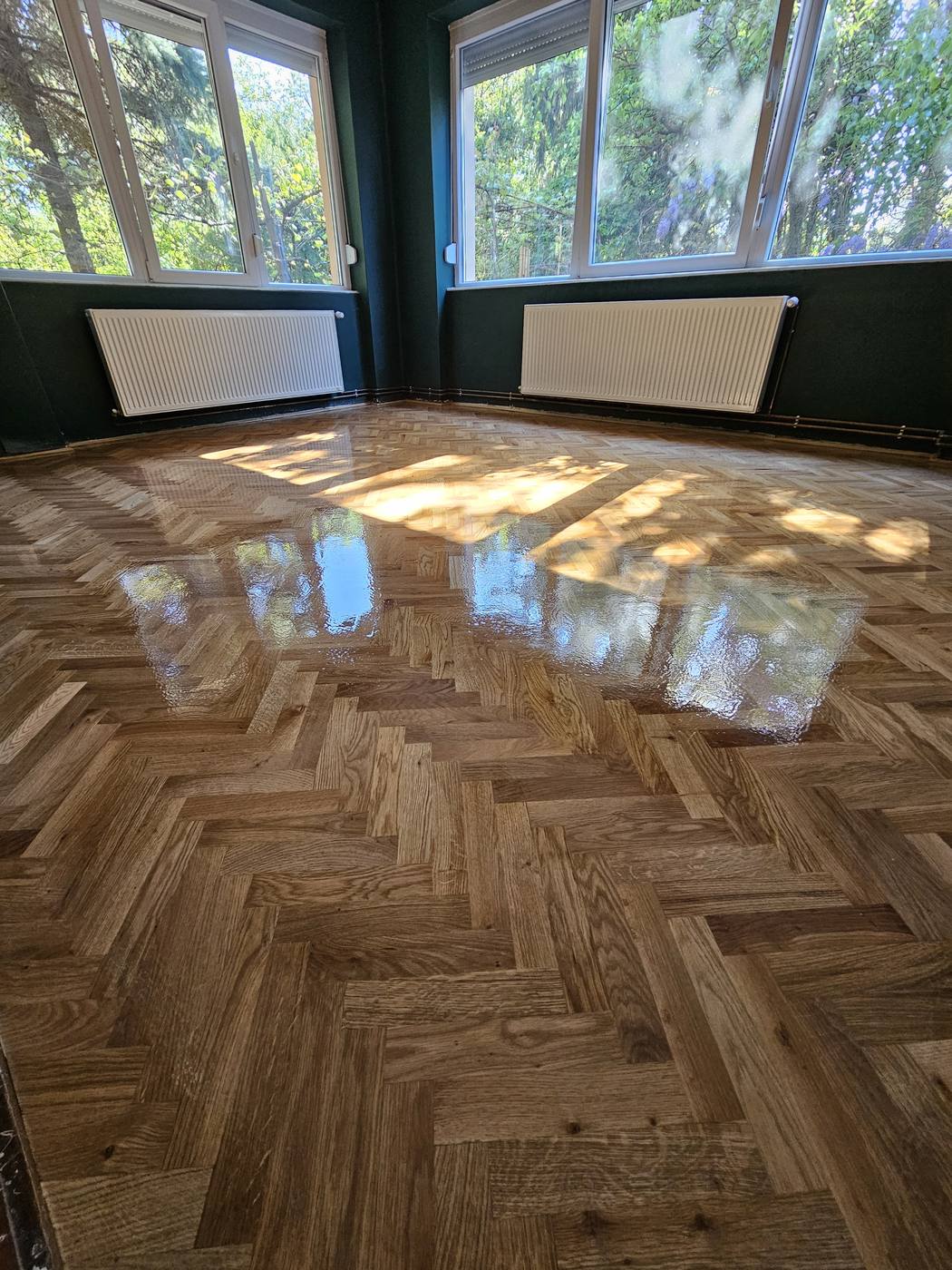 Csiszolt és lakkozott parketta
